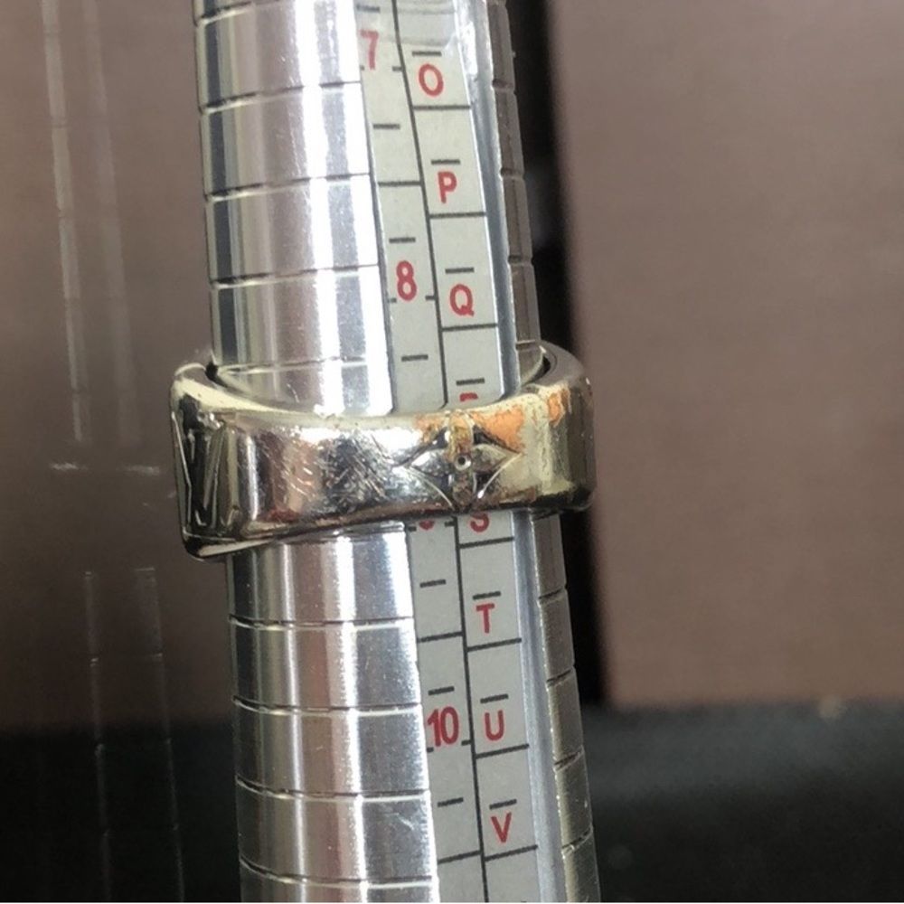 LOUIS VUITTON LV Monogram Silver Plated Signet Unisex Ring Sz 9 (US SIZE) - Picture 10 of 13